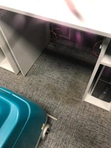 birou, curatare, mocheta, covor, patat, pata, gri - topmop.ro